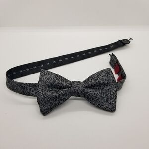 Alfani silver and charcoal paisley adjustable bow tie